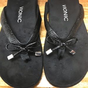 Vionic slippers